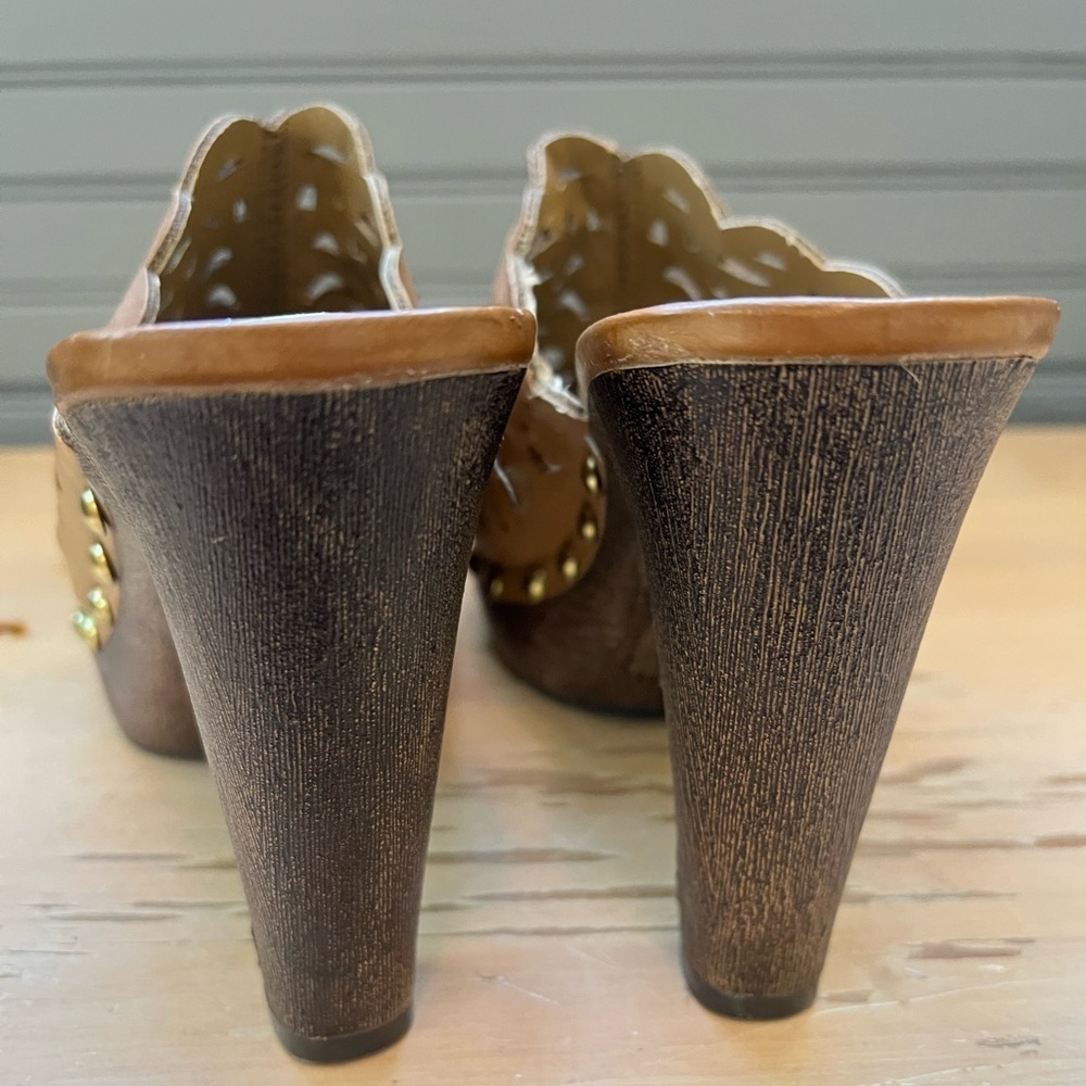 Nadara Brown Leather Clogs with Intricate Cut-Outs and Wooden Heel - Picture 3 of 11